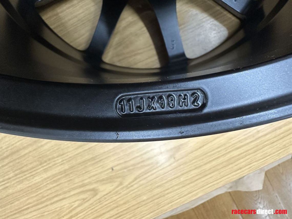 new-11-x-18-competition-centre-lock-wheelsset