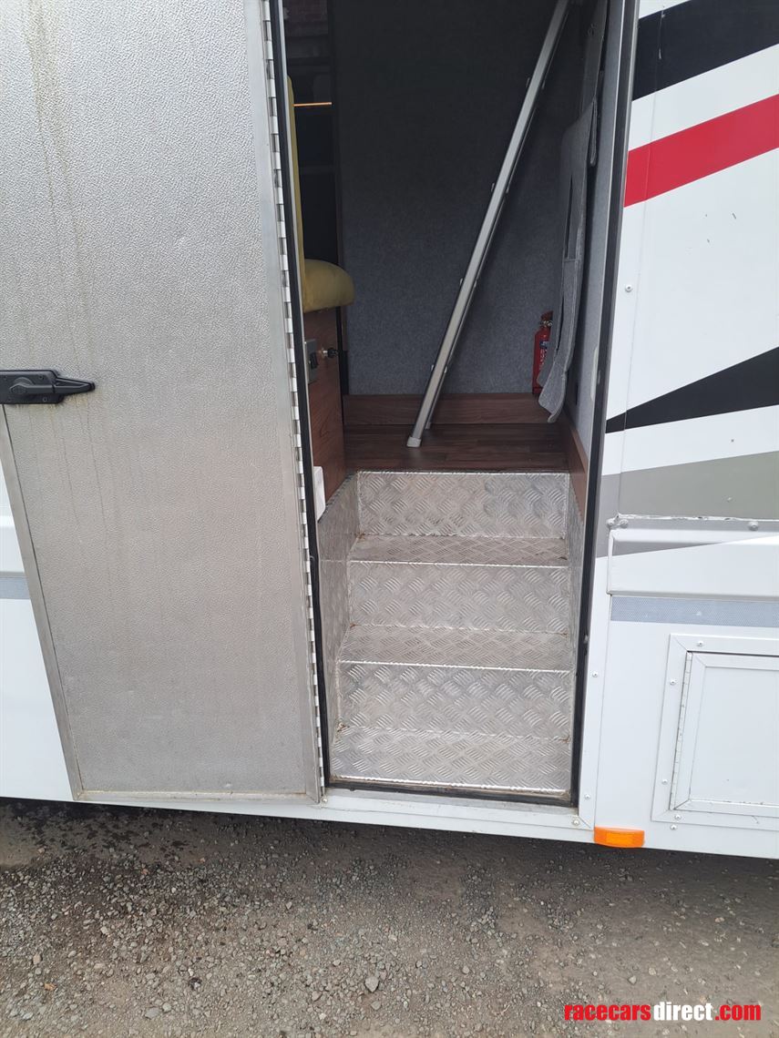 mercedes-atego-race-truck