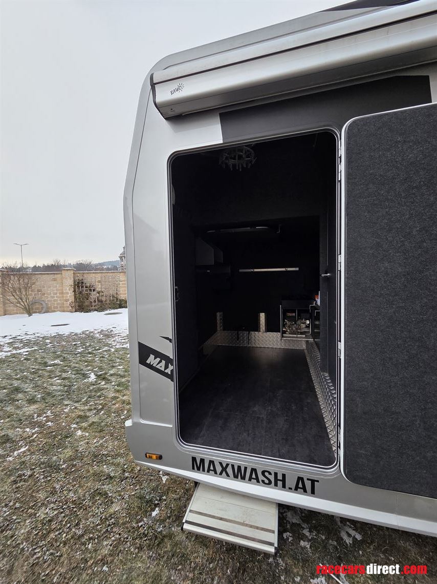 unique-iveco-daily-custom-built-racevan