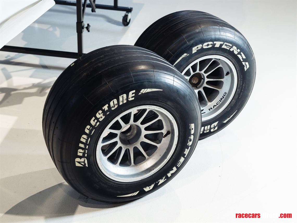 formula-1-bmw-sauber-sim-tub-no-5-01