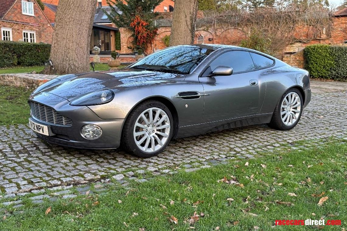 aston-martin-vanquish-22