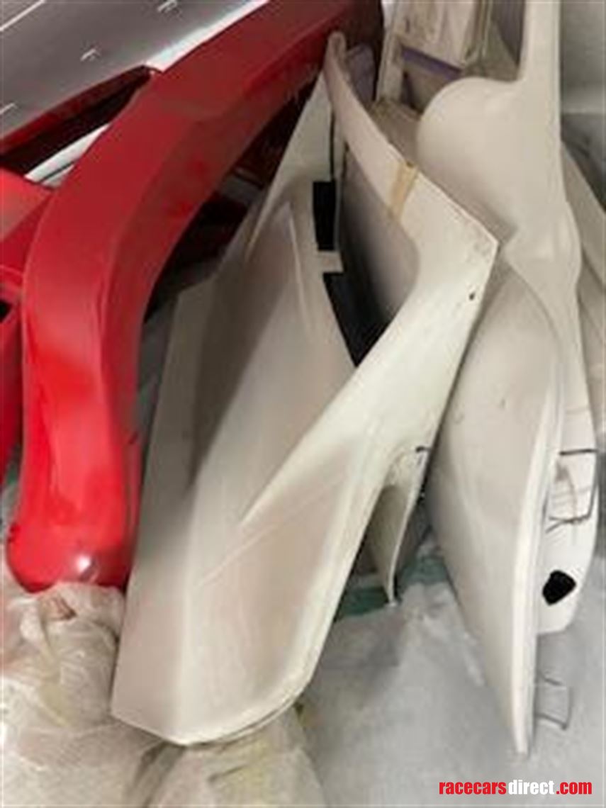 porsche-911-1976-body-with-roll-cage-body-par