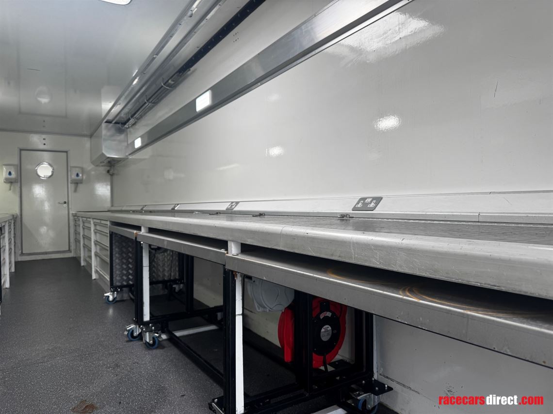 2-car-transporter-with-office