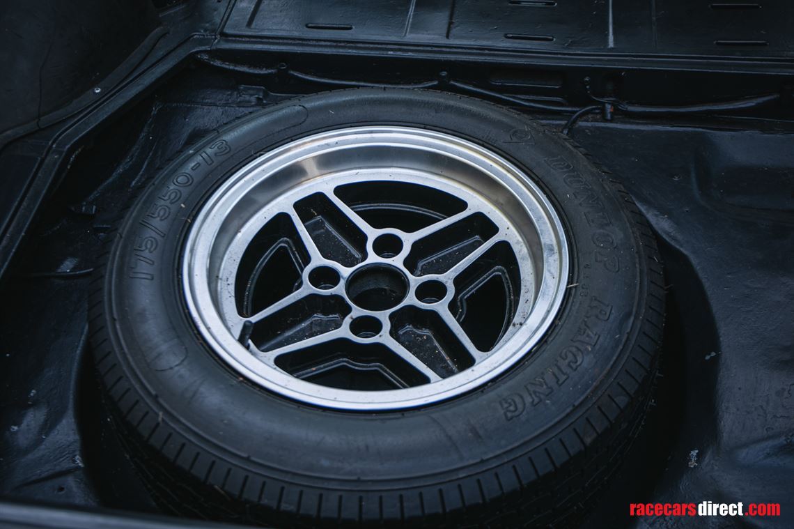 1975-ford-capri-30-with-ric-wood-motovation