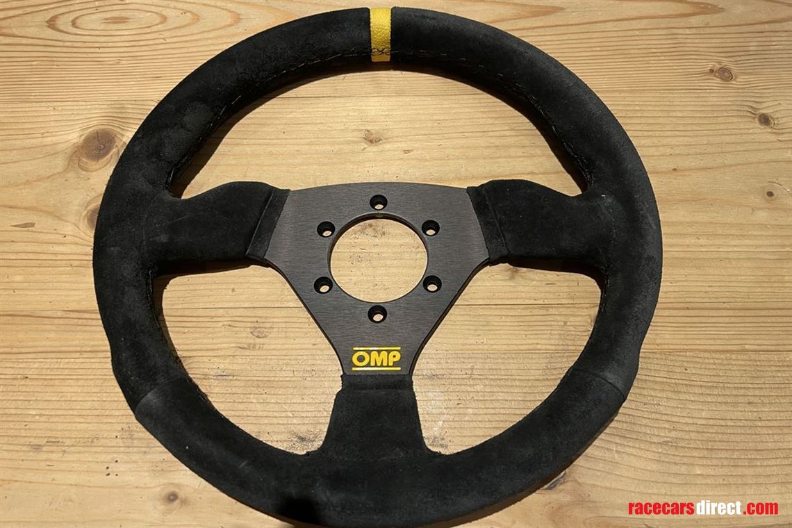 omp-trecento-uno-sports-steering-wheel