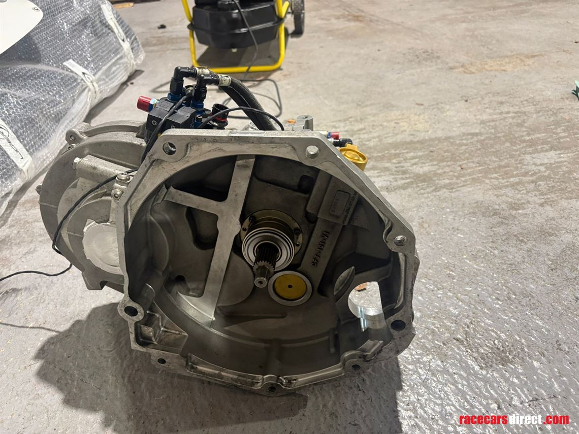 tcr-cft200-hewland-gearbox