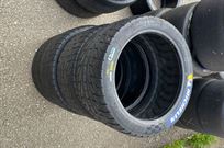 porsche-cup-tyres-slicks-and-wets