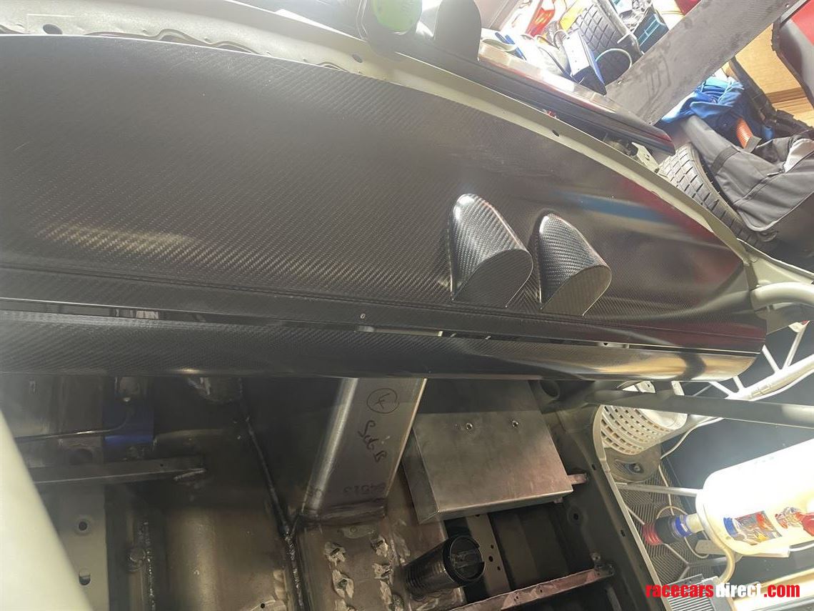 nissan-gt3-carbon-dashboard