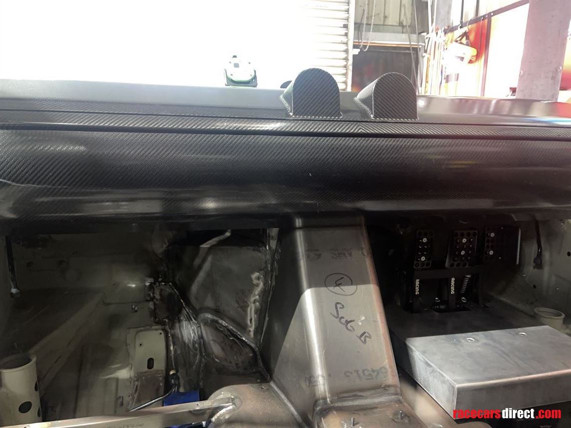 nissan-gt3-carbon-dashboard