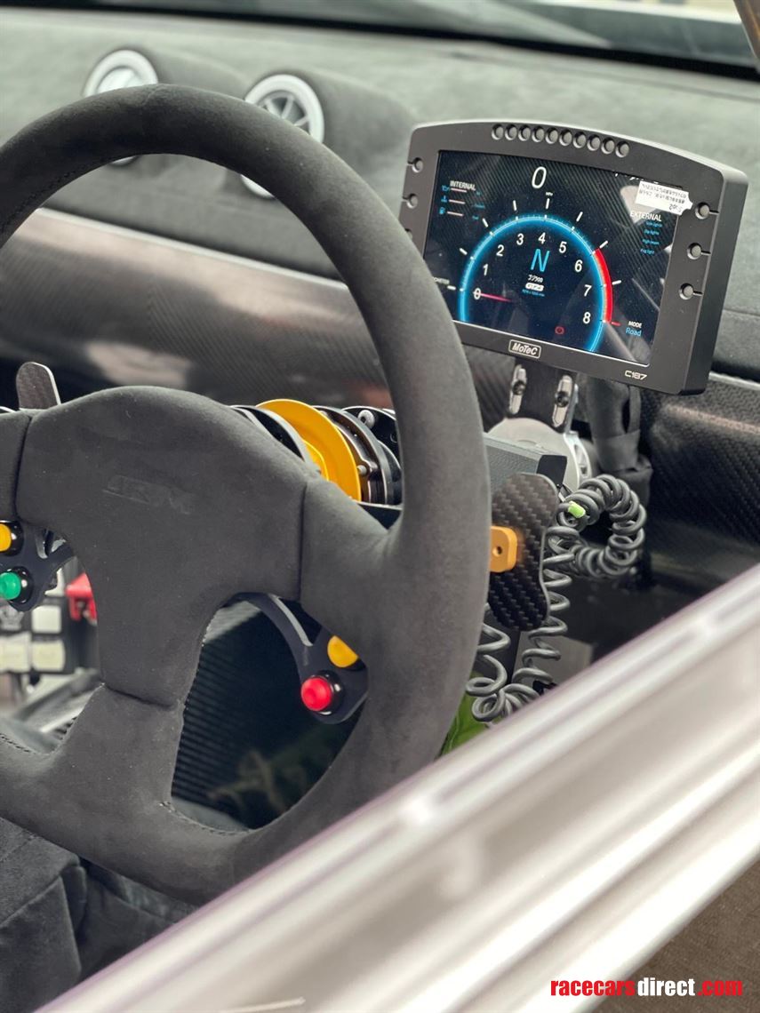 nissan-gt3-carbon-dashboard