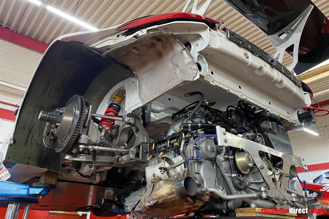 Albert Motorsport Porsche 997 GT3 R ex. Frikadelli Sabine Schmitz Patrick Huismann