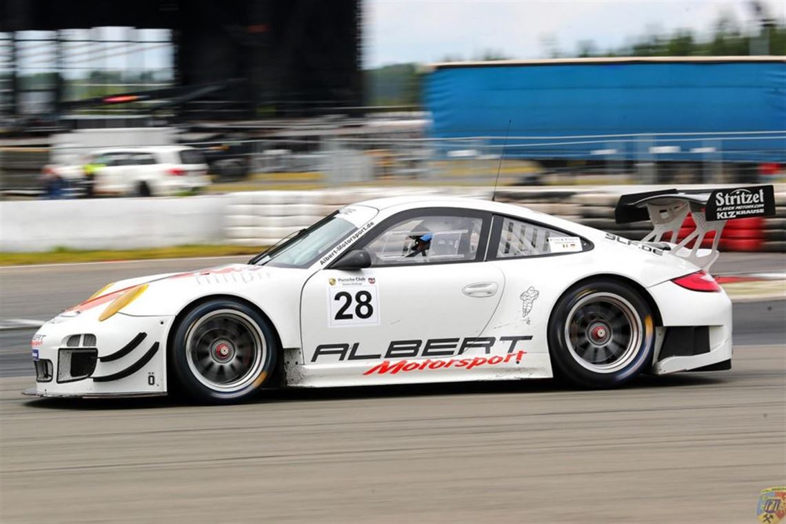 Albert Motorsport Porsche 997 GT3 R ex. Frikadelli Sabine Schmitz Patrick Huismann