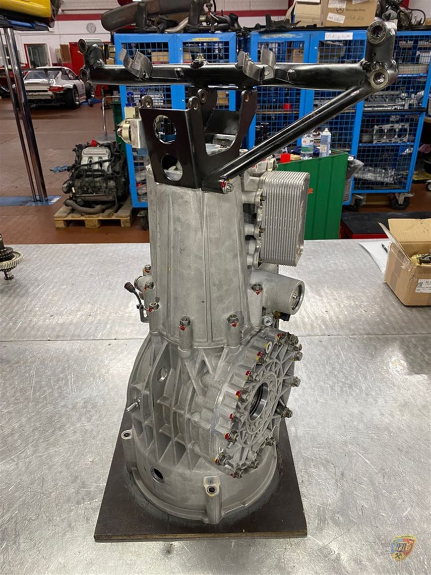 porsche-997-gt3-r---sabine-schmitz---patrick