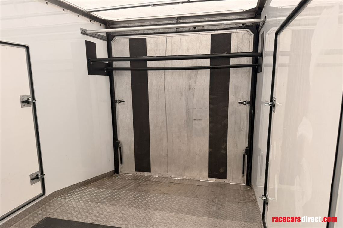 iveco-daily-race-transporter