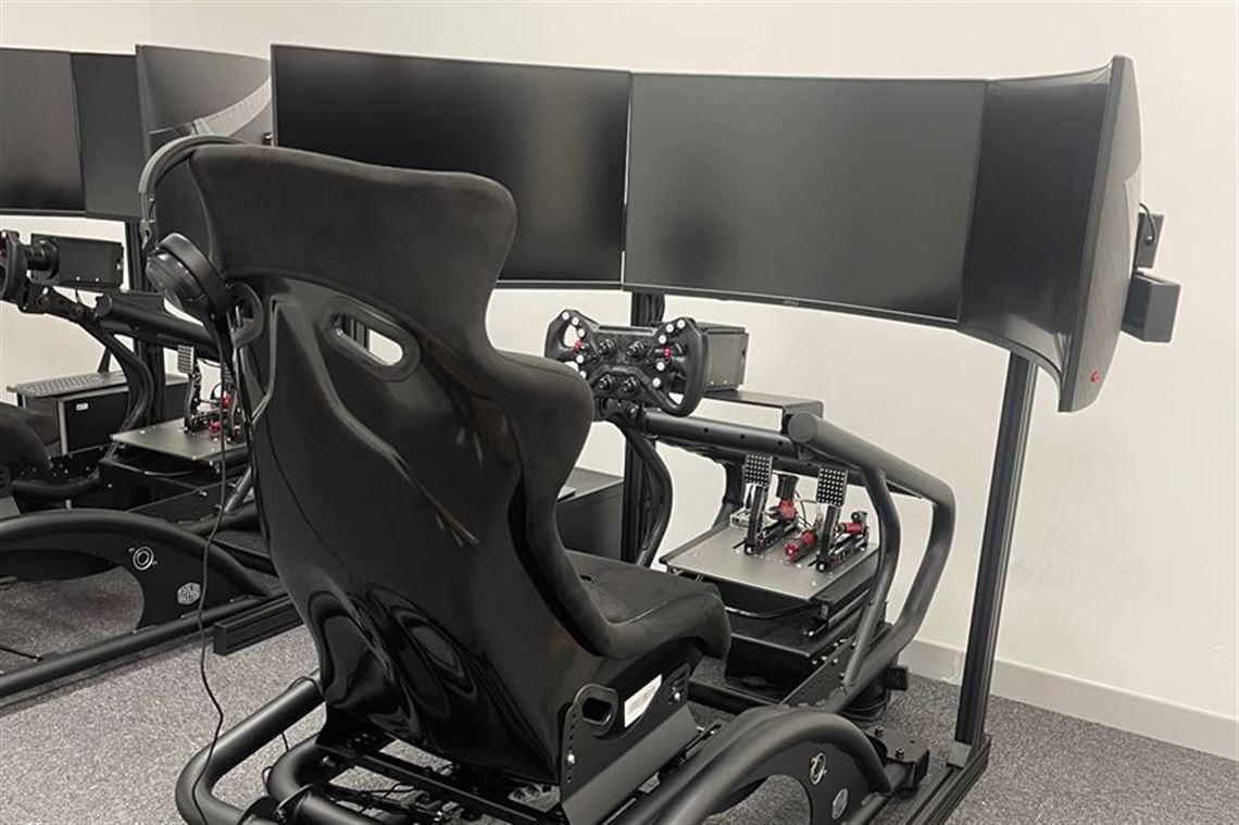 race-simulator-cooler-master-dyn-x-rig-cooler