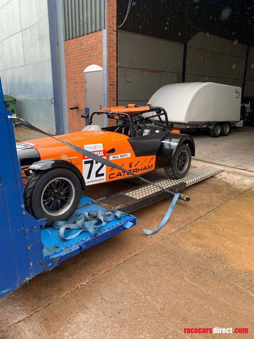 renault-13-tonne-transport-lorry-with-tail-li