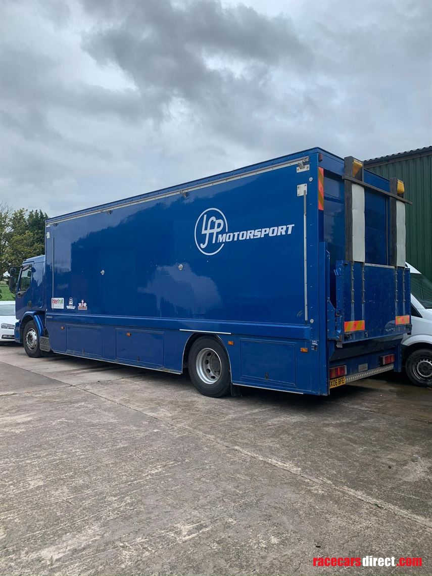 renault-13-tonne-transport-lorry-with-tail-li