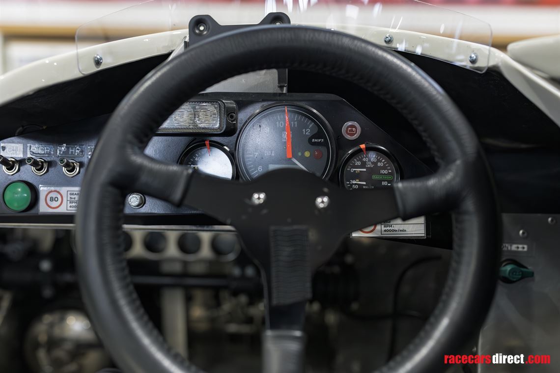 1974-lola-t280-4-dfv-3-liters