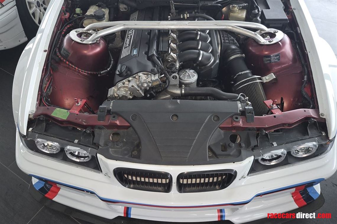 3-race-cars-1x-bmw-m3-e36-trailer-2x-bmw-328i