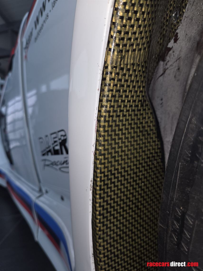 3-race-cars-1x-bmw-m3-e36-trailer-2x-bmw-328i