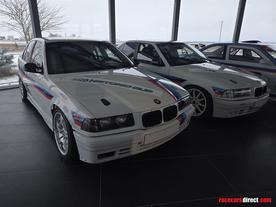 3-race-cars-1x-bmw-m3-e36-trailer-2x-bmw-328i