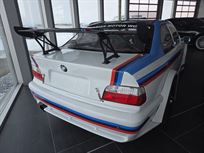 3-race-cars-1x-bmw-m3-e36-trailer-2x-bmw-328i