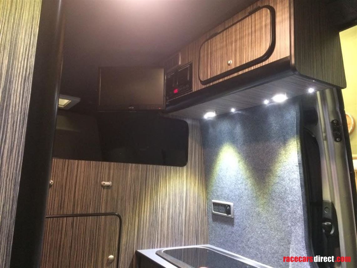 mercedes-sprinter-v6-race-van