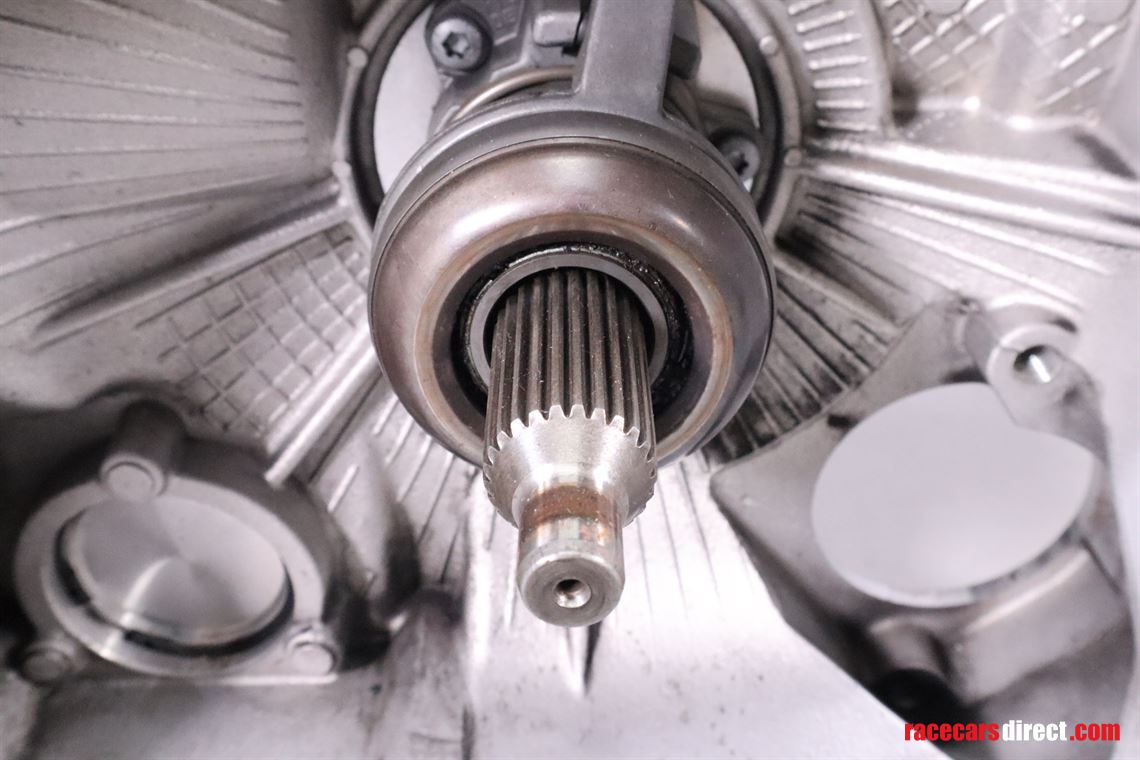 audi-r8-gt3-lms-gearbox-42a300045