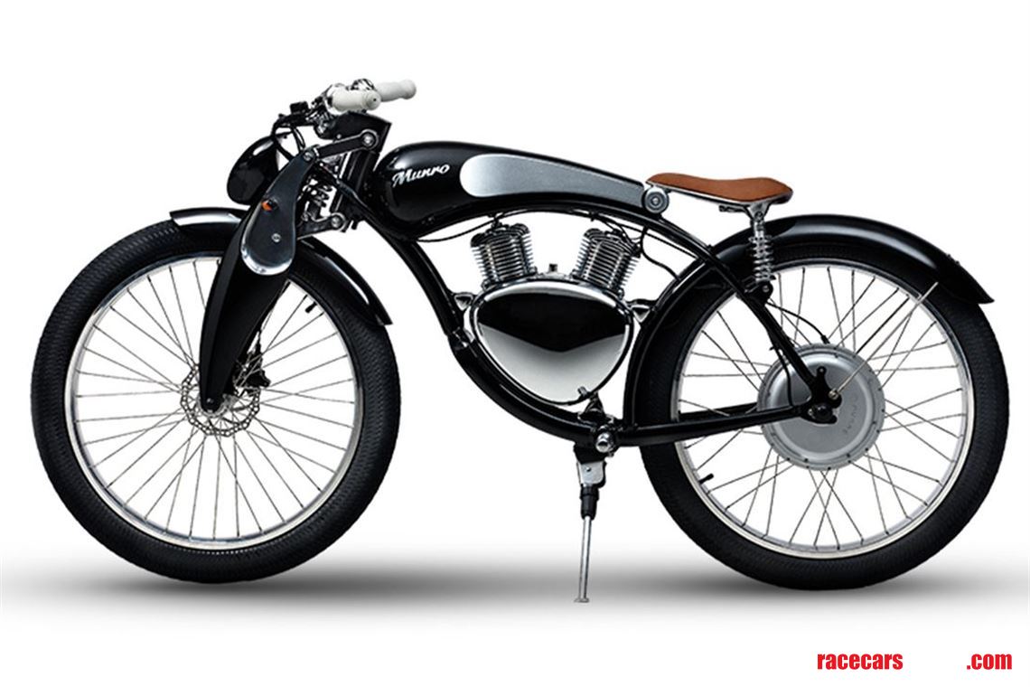 High-quality Munro electric bike, ideal for pit and paddock use at Goodwood and historic motorsport events. Silent electric performance, robust construction and all-day usability. Ready for immediate use.