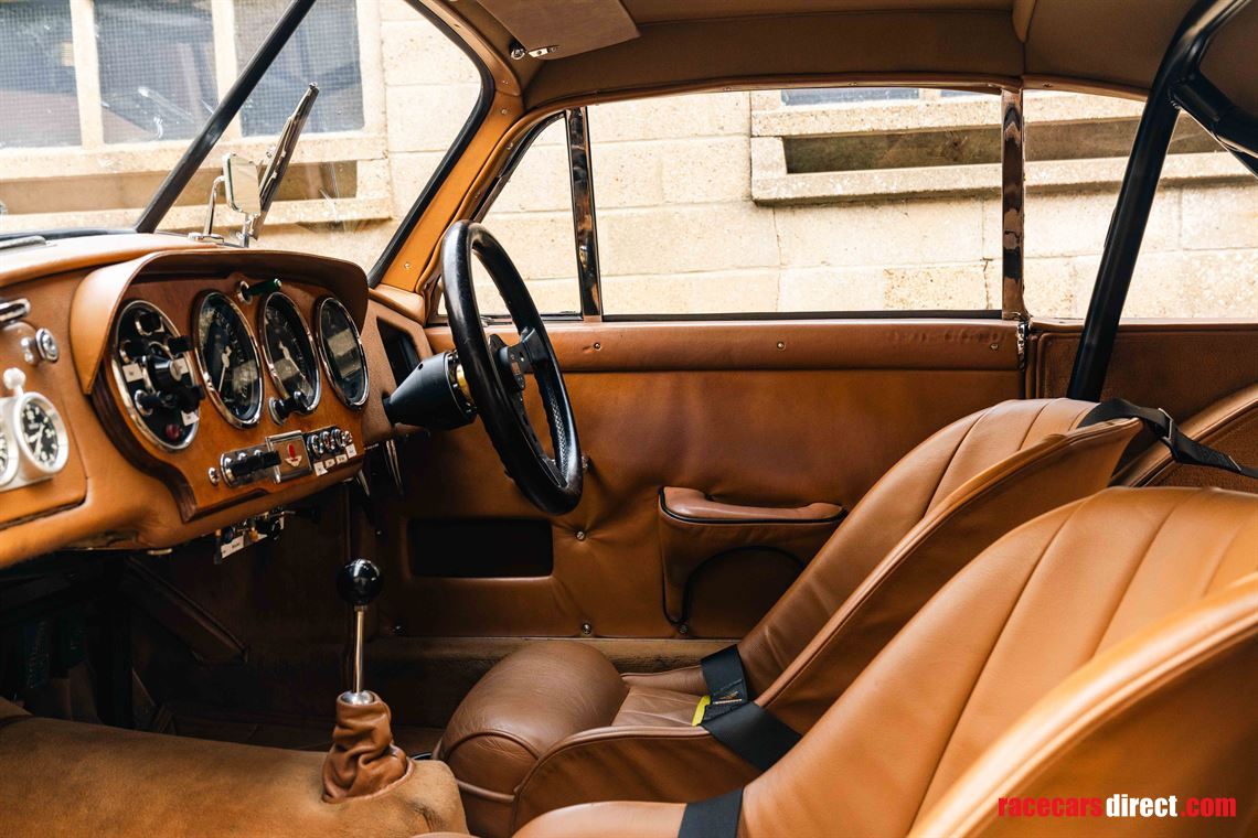 1952-aston-martin-db2-vantage