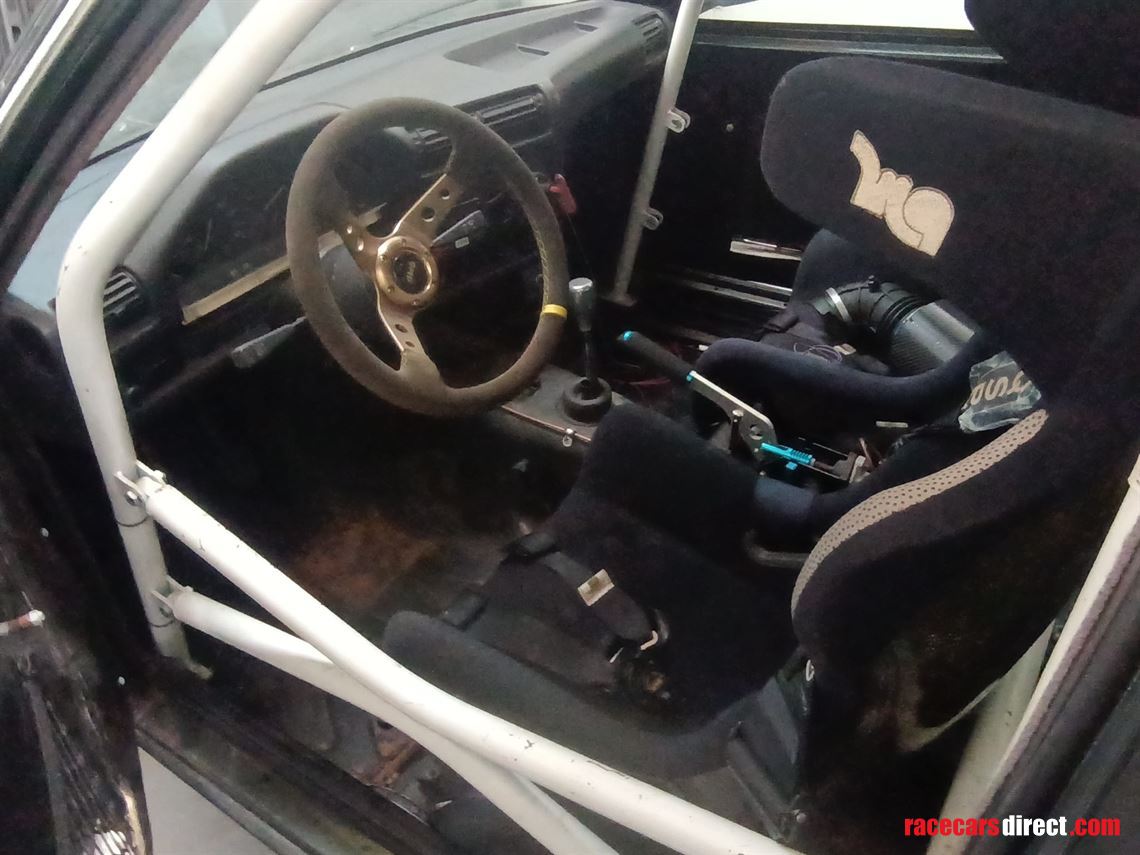 e30-coupe-with-alpina-b3-33-engine