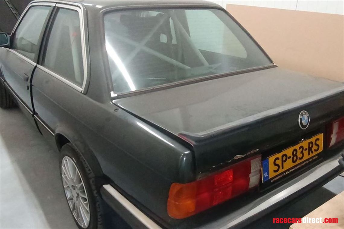 e30-coupe-with-alpina-b3-33-engine