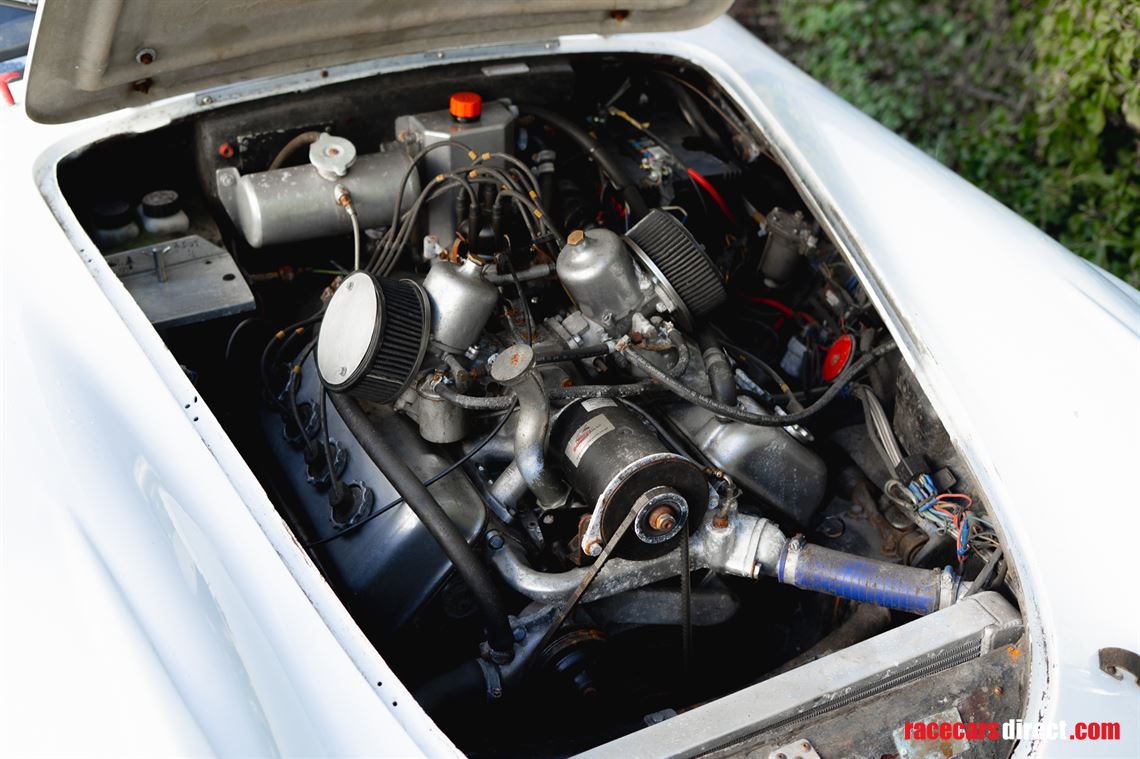 1961-daimler-sp250-dart-v8-roadster-with-hard