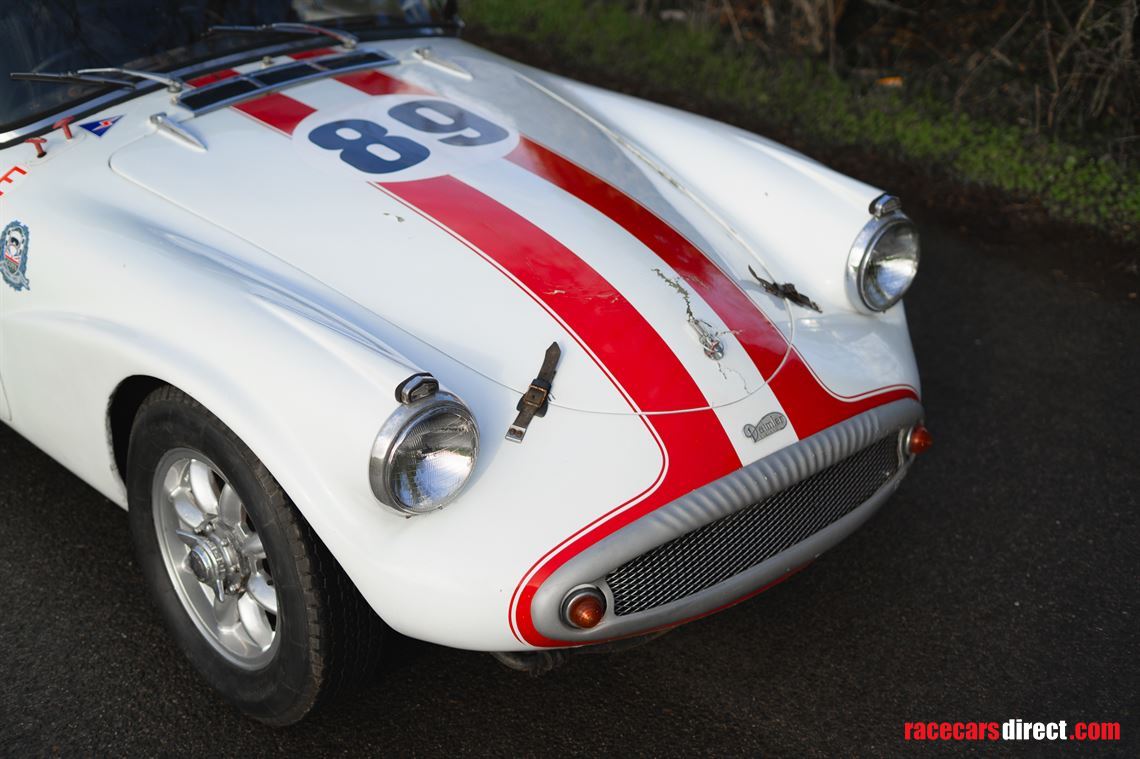 1961-daimler-sp250-dart-v8-roadster-with-hard