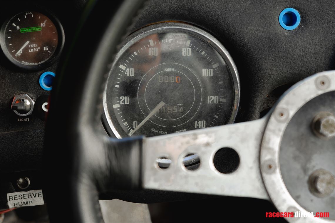 1961-daimler-sp250-dart-v8-roadster-with-hard