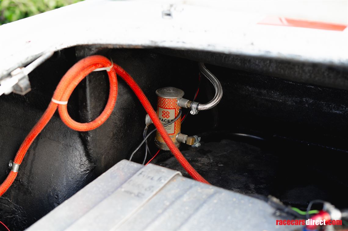 1961-daimler-sp250-dart-v8-roadster-with-hard