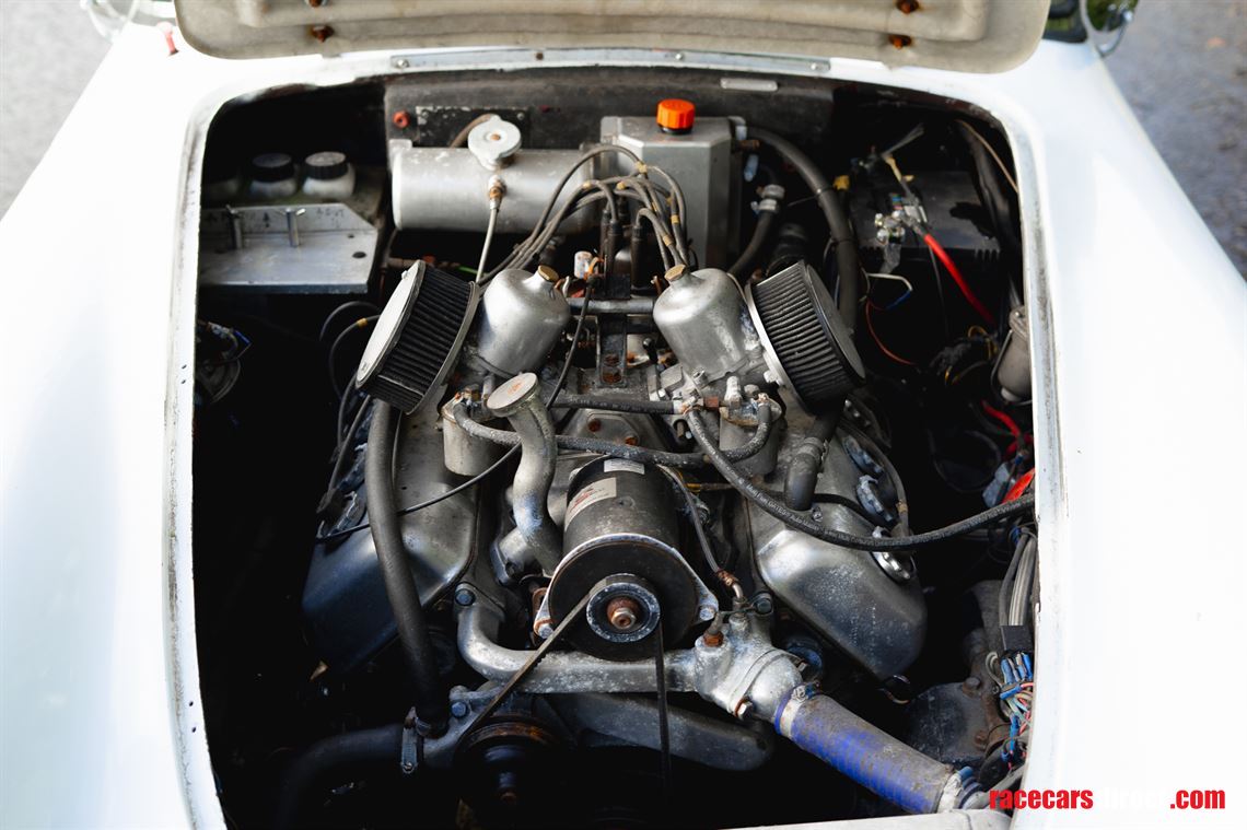 1961-daimler-sp250-dart-v8-roadster-with-hard