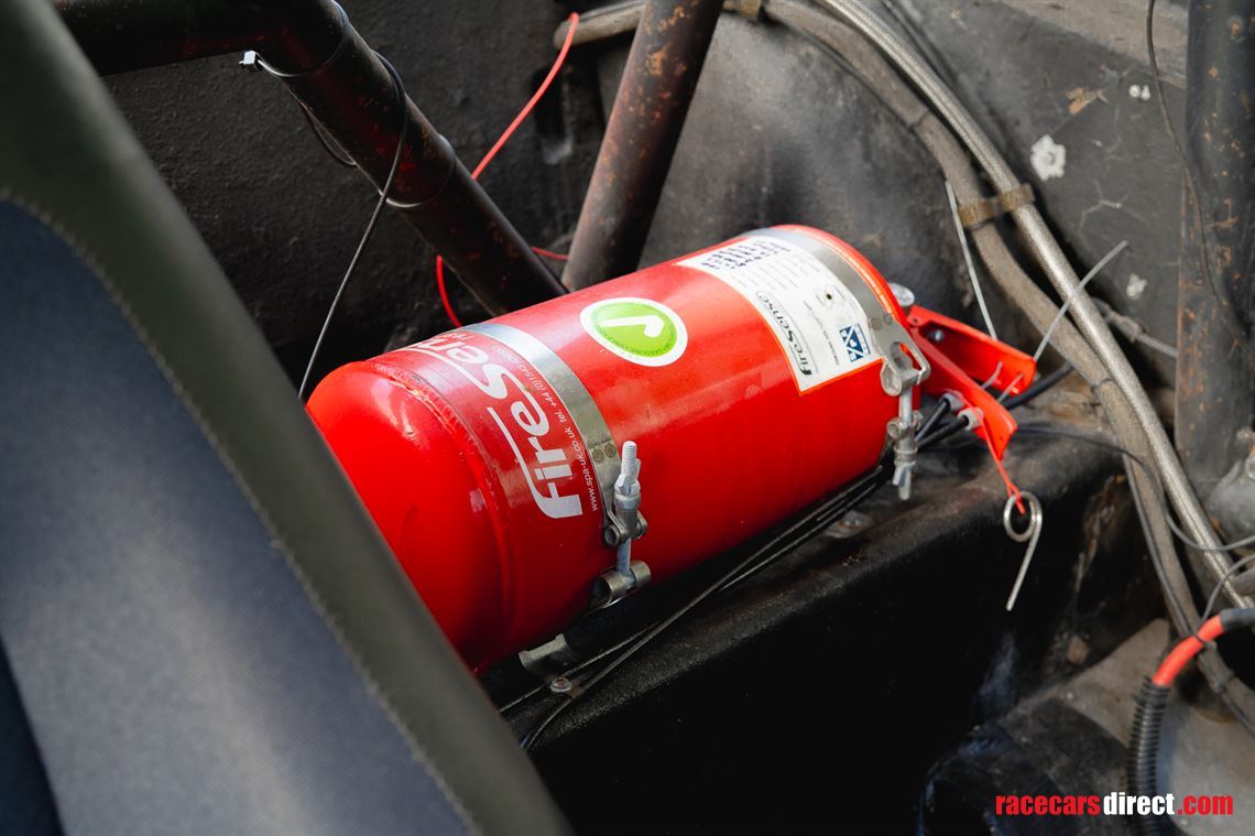 1961-daimler-sp250-dart-v8-roadster-with-hard