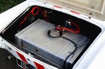 1961-daimler-sp250-dart-v8-roadster-with-hard