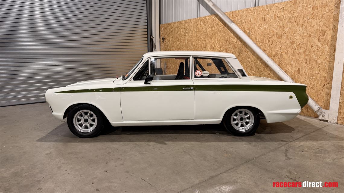 lotus-cortina-race-car