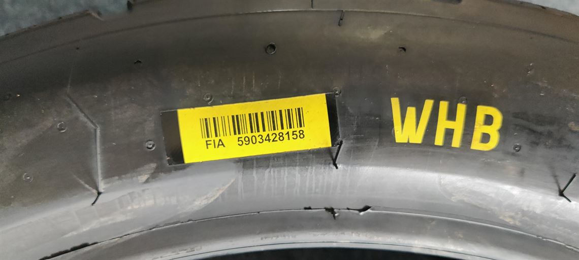 pirelli-wets-280660-18-rainwhb-motorsport-tyr
