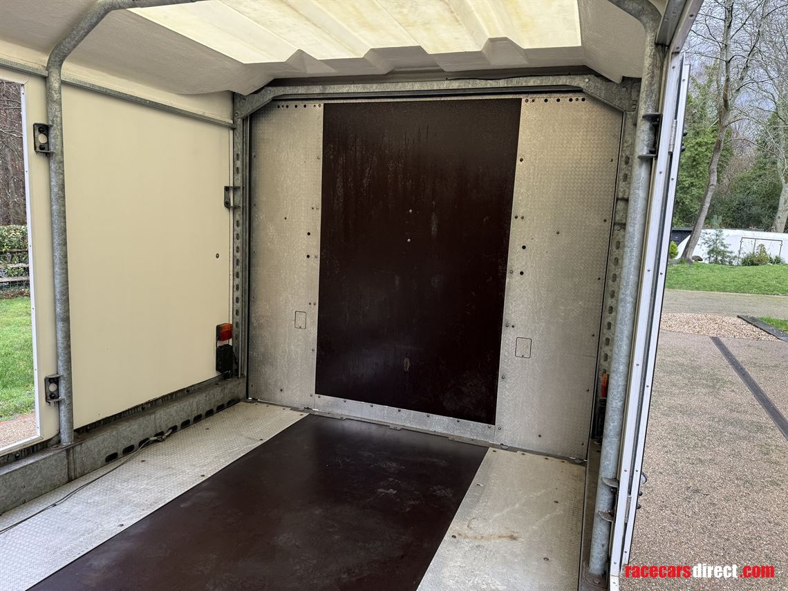 brian-james-rt5-race-shuttle