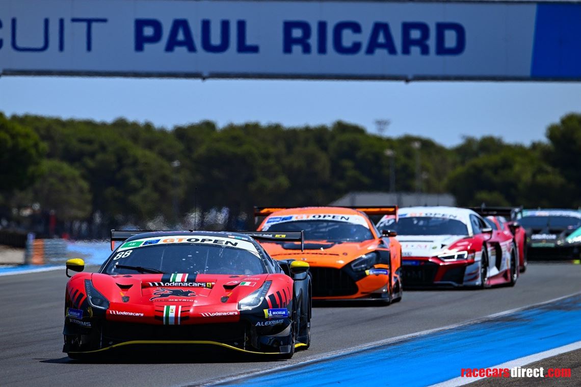 magnificent-ferrari-488-gt3