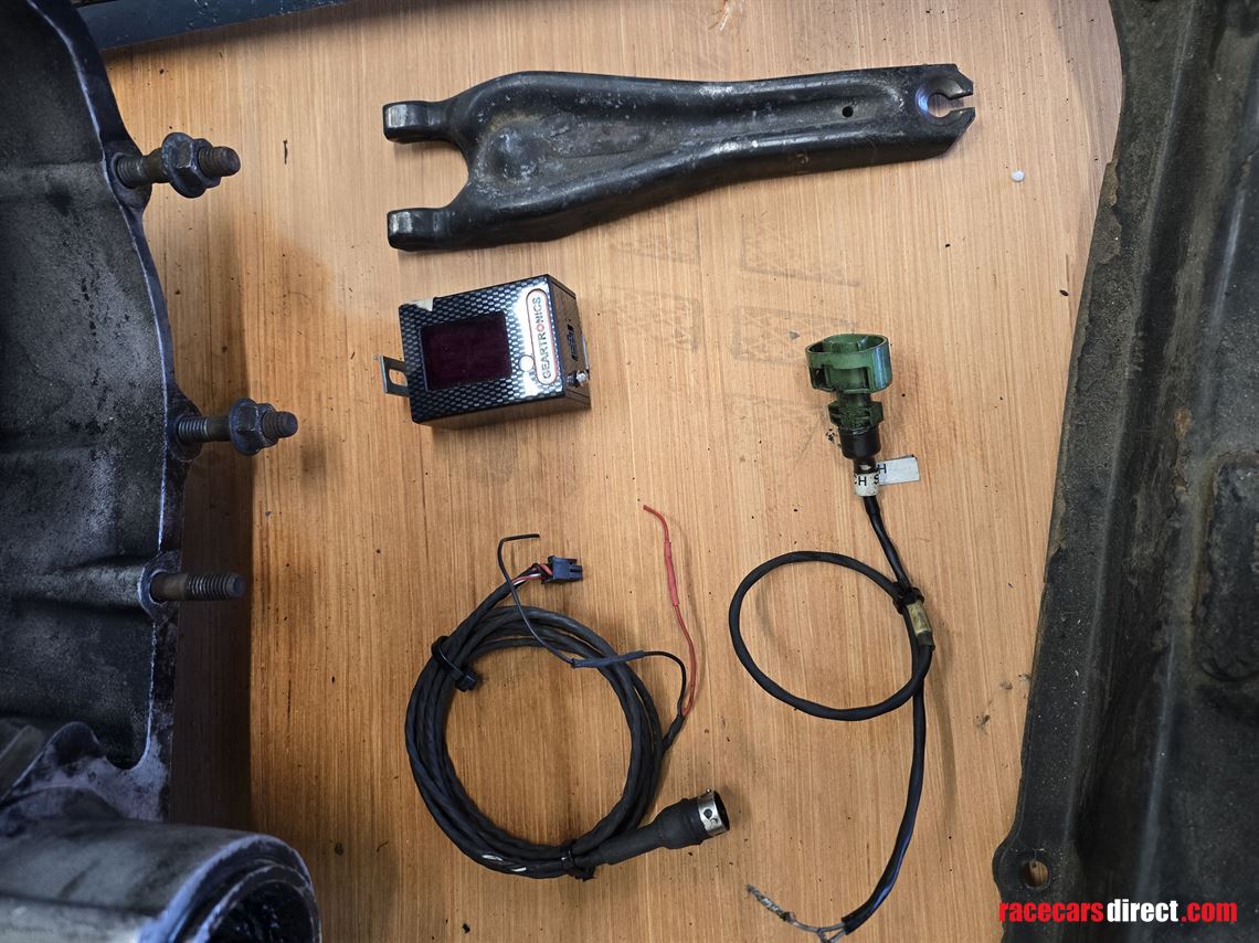 used-5-speed-sadev-gearbox-for-a-clio-cup-car