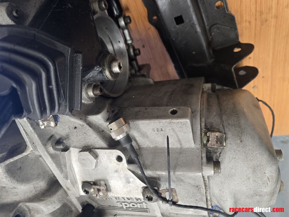 used-5-speed-sadev-gearbox-for-a-clio-cup-car