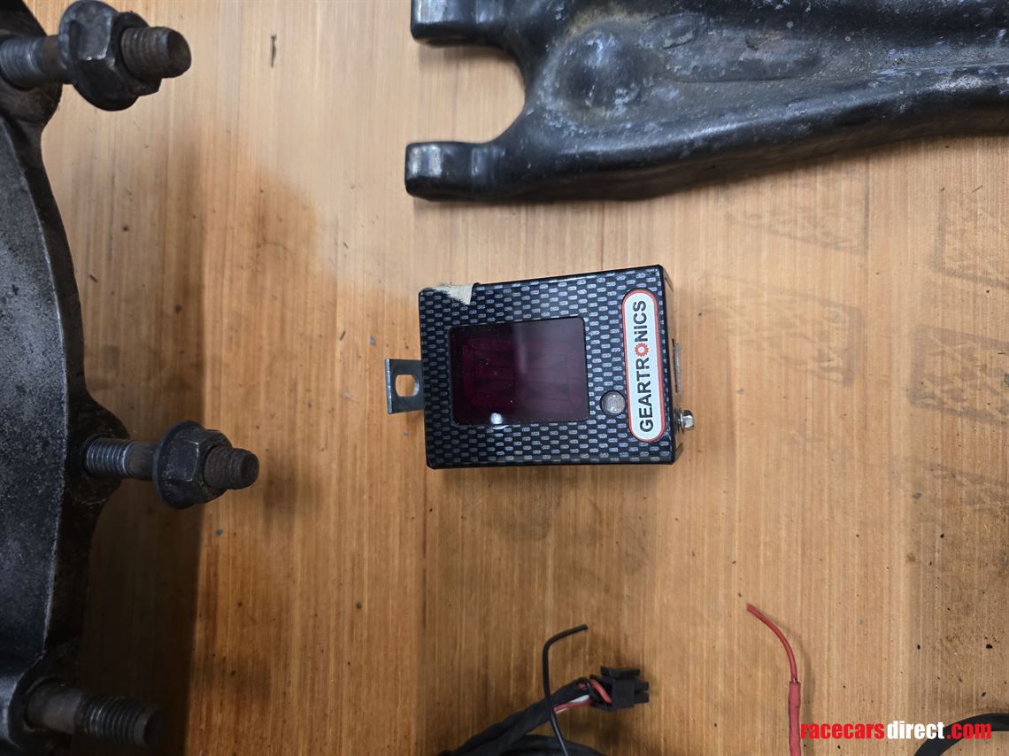 used-5-speed-sadev-gearbox-for-a-clio-cup-car