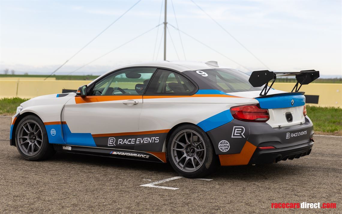 bmw-m240i-racing