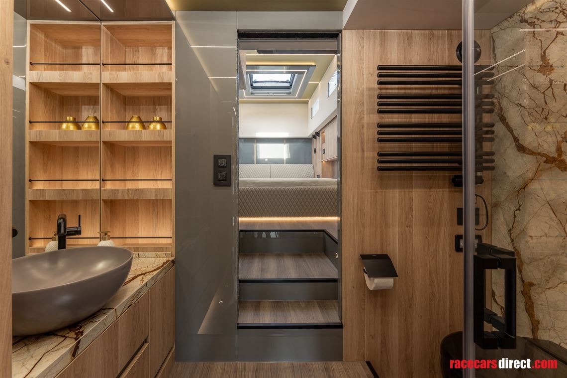 krismar-motorhome-on-merdedes-benz-actros-265