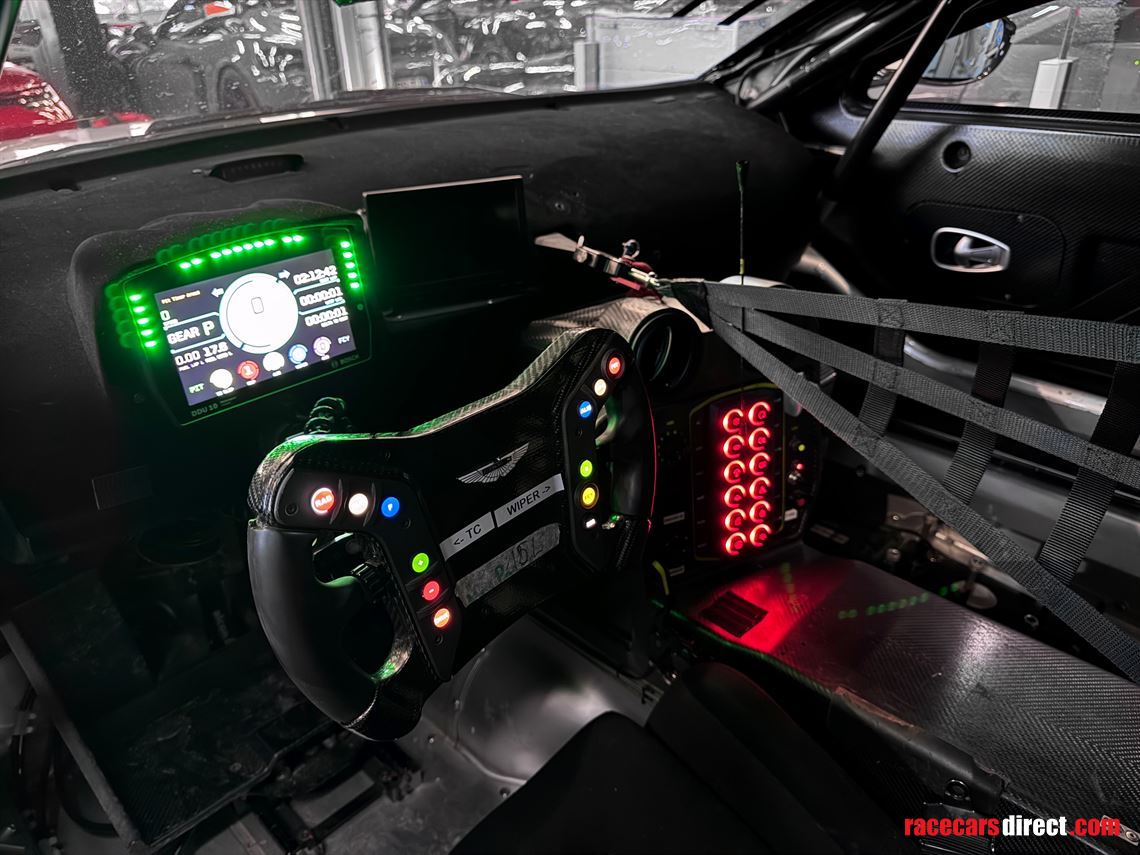 aston-martin-vantage-amr-gt4-17a---tva-appare