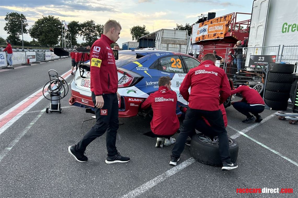 honda-civic-fk7-tcr-with-0-km-new-engine